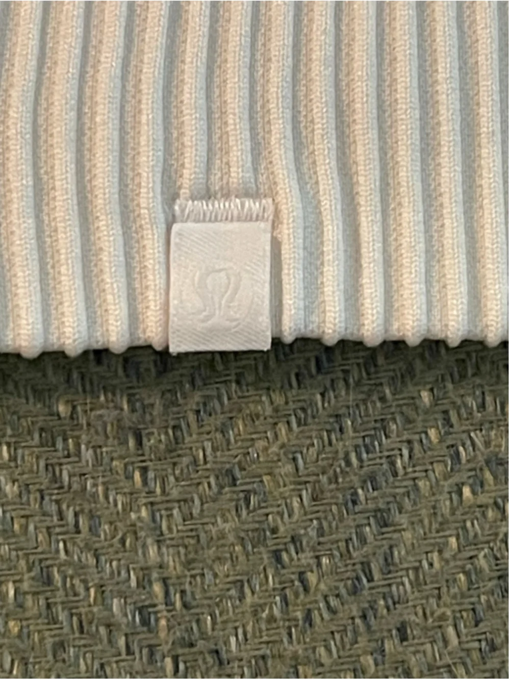 Lululemon Women’s Rest Less Textured Pullover Long Sleeve, Size 4, VGUC